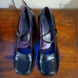 Women vintage style heels